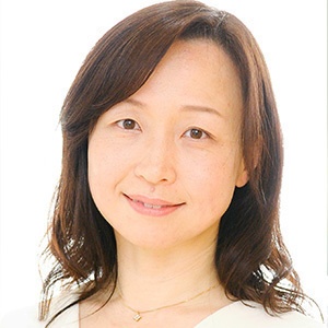 西 真理子